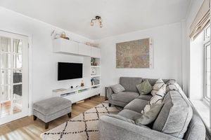 Lounge- click for photo gallery